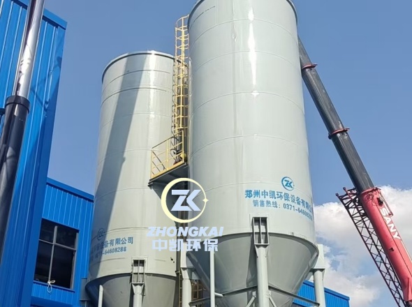 贵州两套100m³石灰料仓安装现场